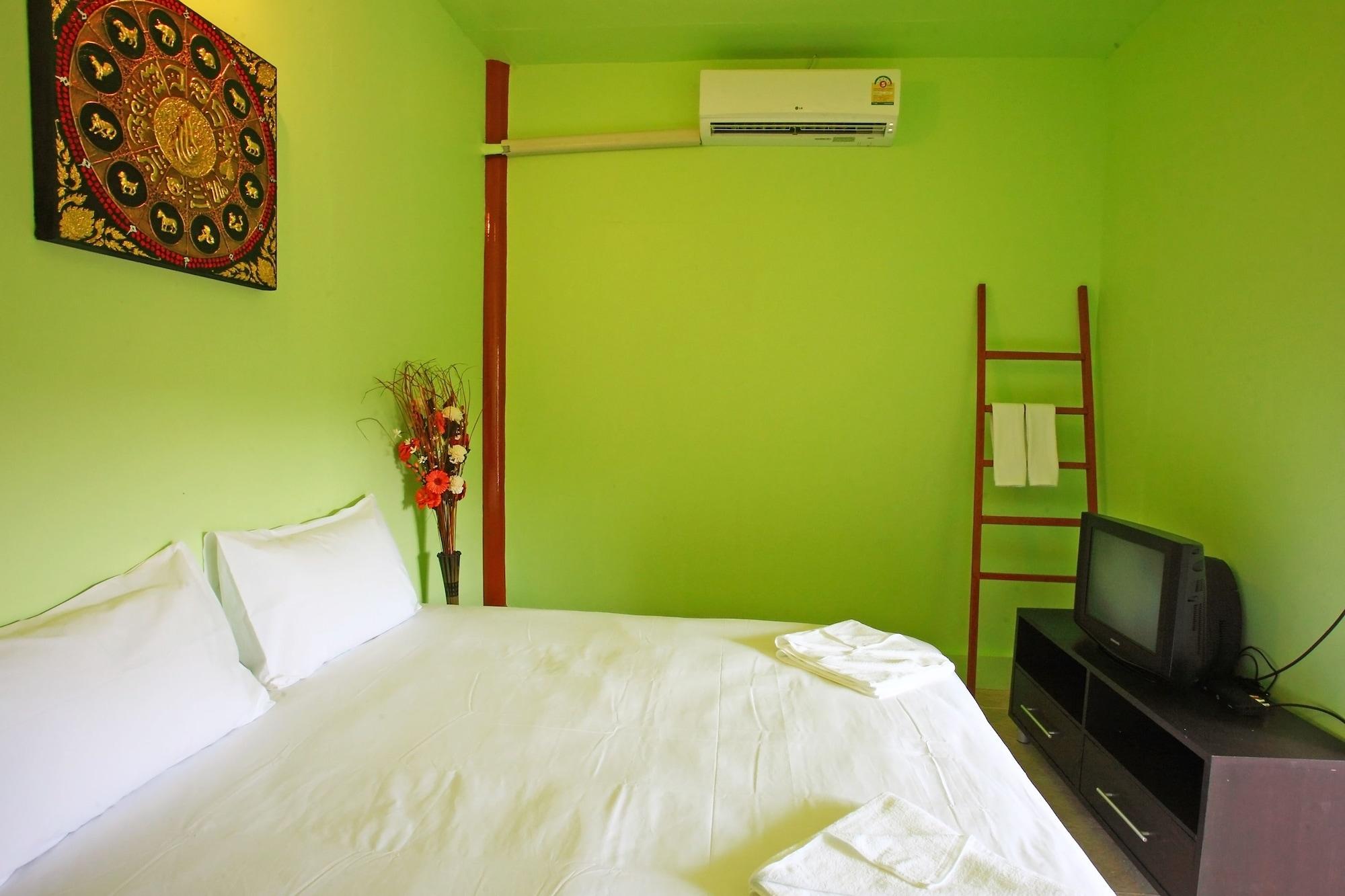 Pp Red Tuna Hut सहारा Phi Phi Don